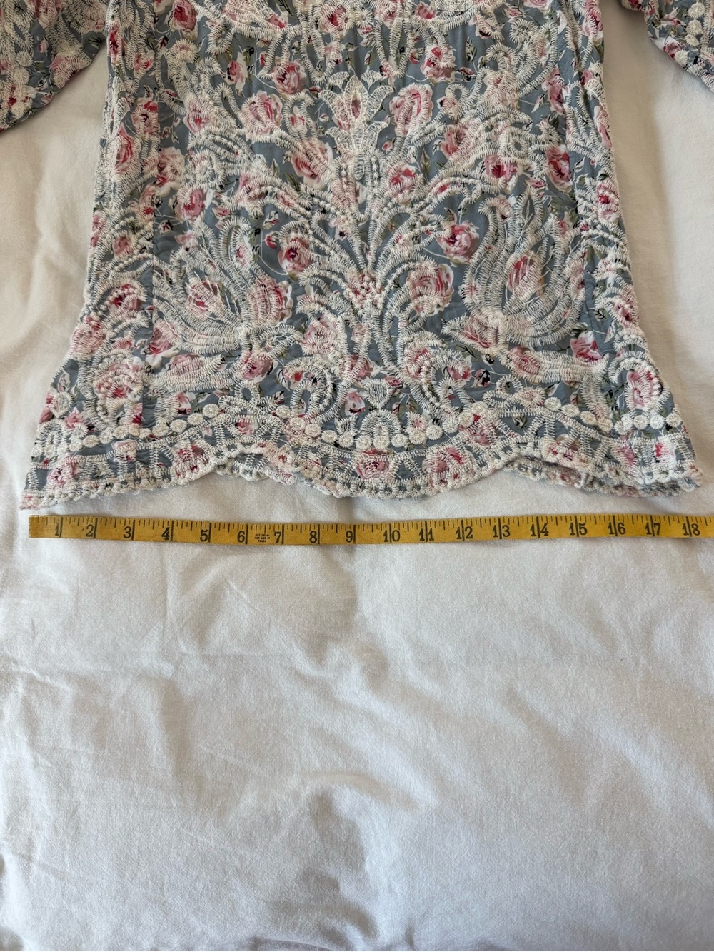 ✨ Solitaire Floral Lace Crochet Overlay Boho Top Blue Pink Size Small ✨ - Picture 10 of 12